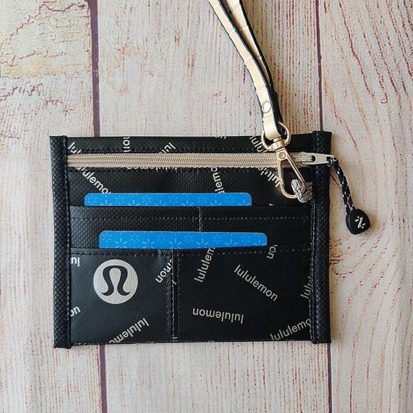 Lululemon handmade credit card ID coin holder with wristlet A41 - Picture 4 of 7